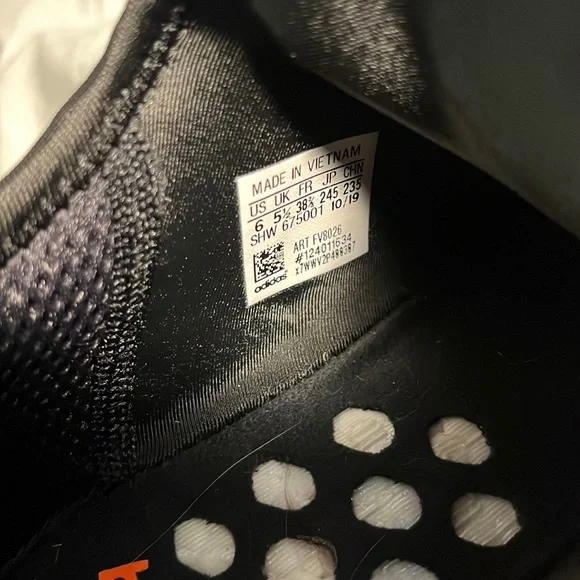 Adidas Ultra Boost Womans 8/ Kids 6 Black and Iridescent - Picture 5 of 6